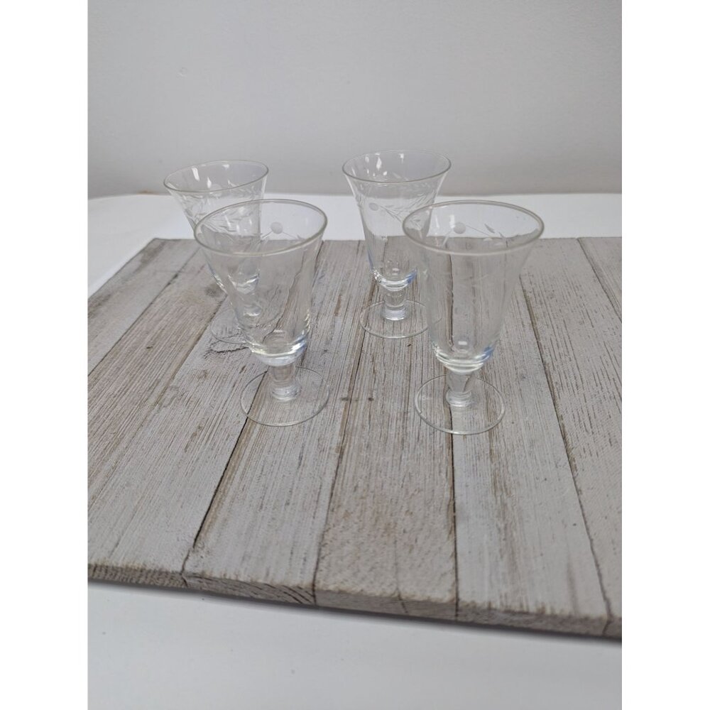 Set Of 4 Juice Glasses Vintage Etched Ivy Pattern with Dots 3 3/4" Tall